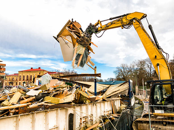 Best Construction Debris Removal  in Hamilton, IN